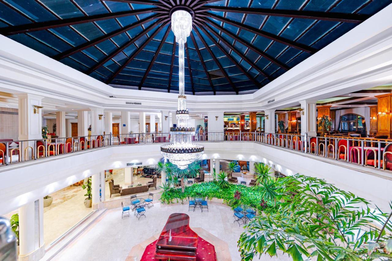 The Grand Hotel, Отель 4*
