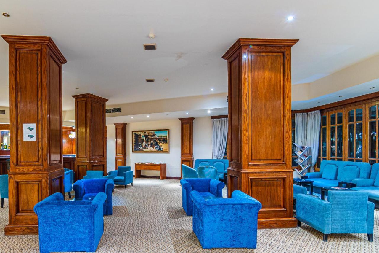The Grand Hotel, Отель